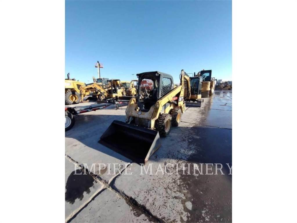 CAT 236D Schrankladers