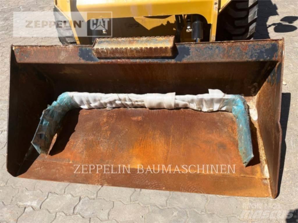 CAT 236D Schrankladers