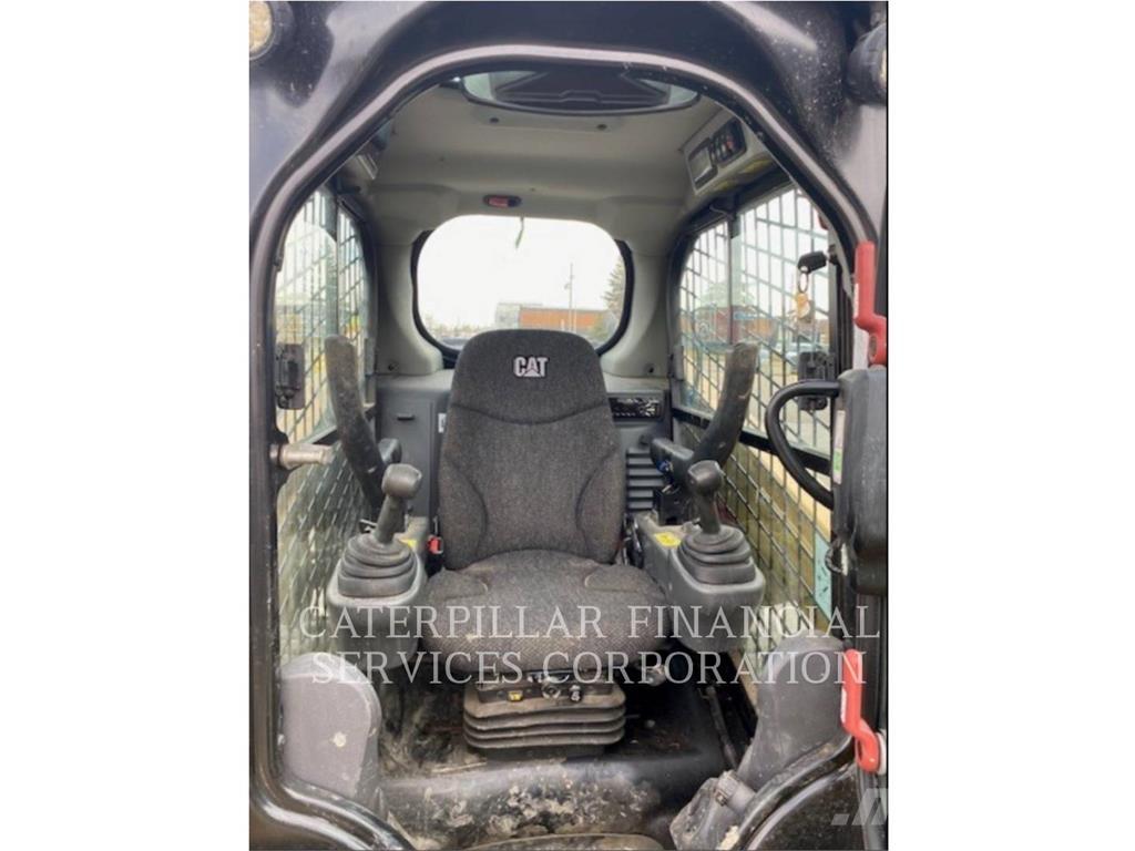 CAT 236D Schrankladers