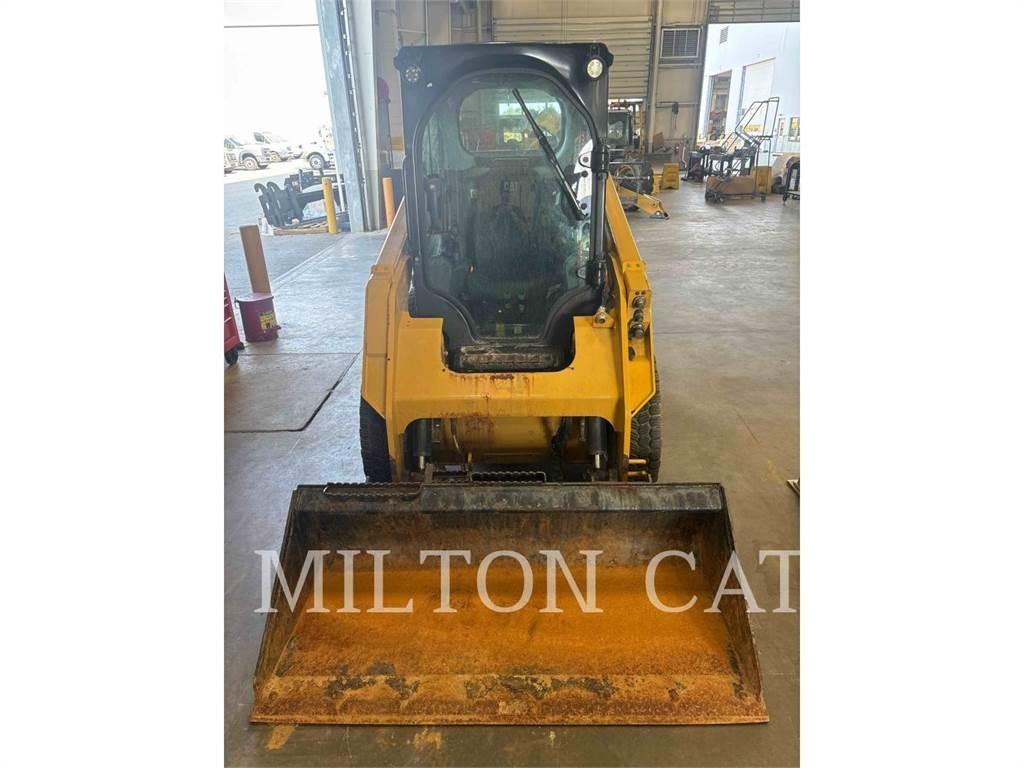 CAT 236D 3 Schrankladers