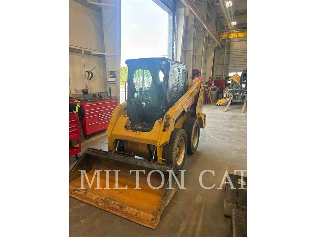 CAT 236D 3 Schrankladers
