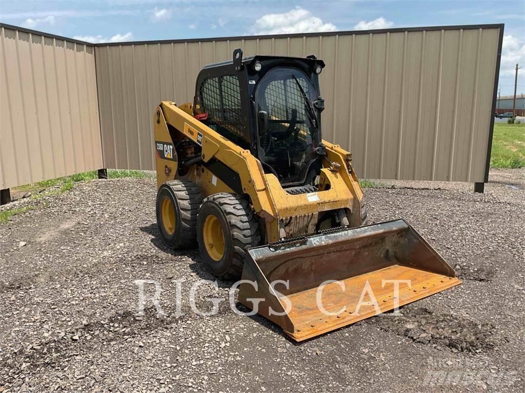CAT 236D A Schrankladers