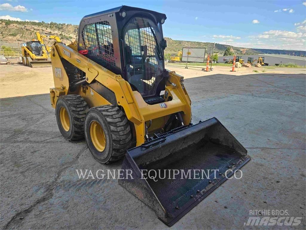 CAT 236D3 Schrankladers