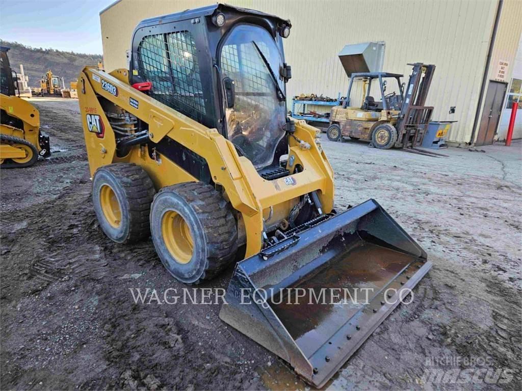 CAT 236D3 Schrankladers