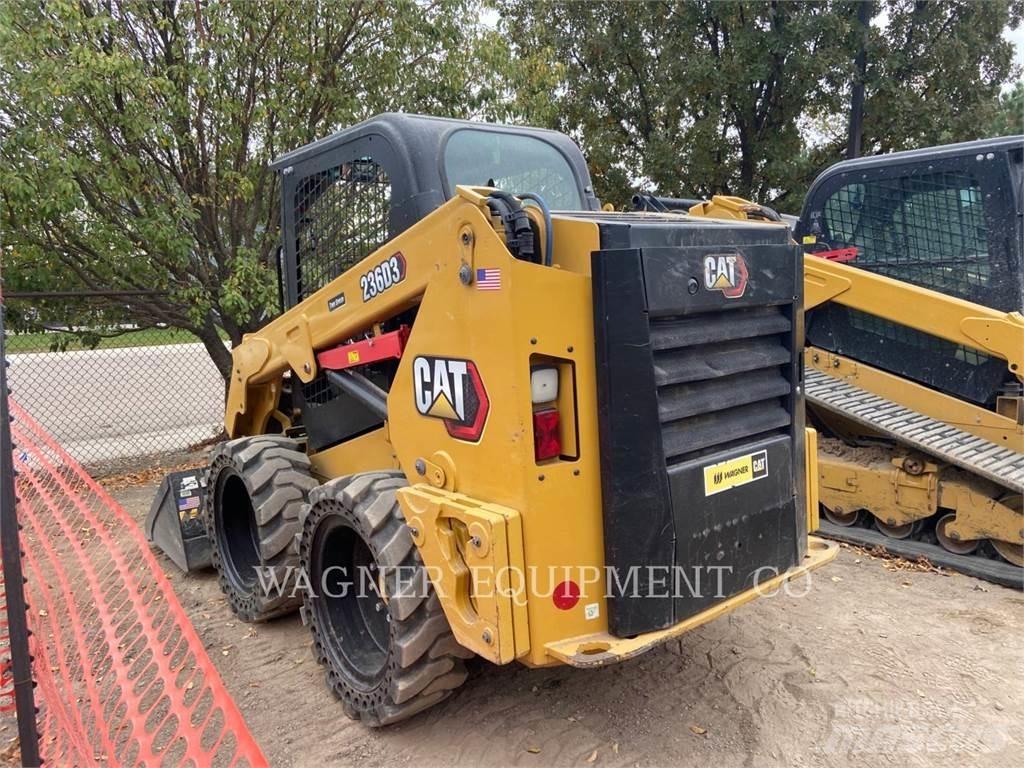 CAT 236D3 Schrankladers