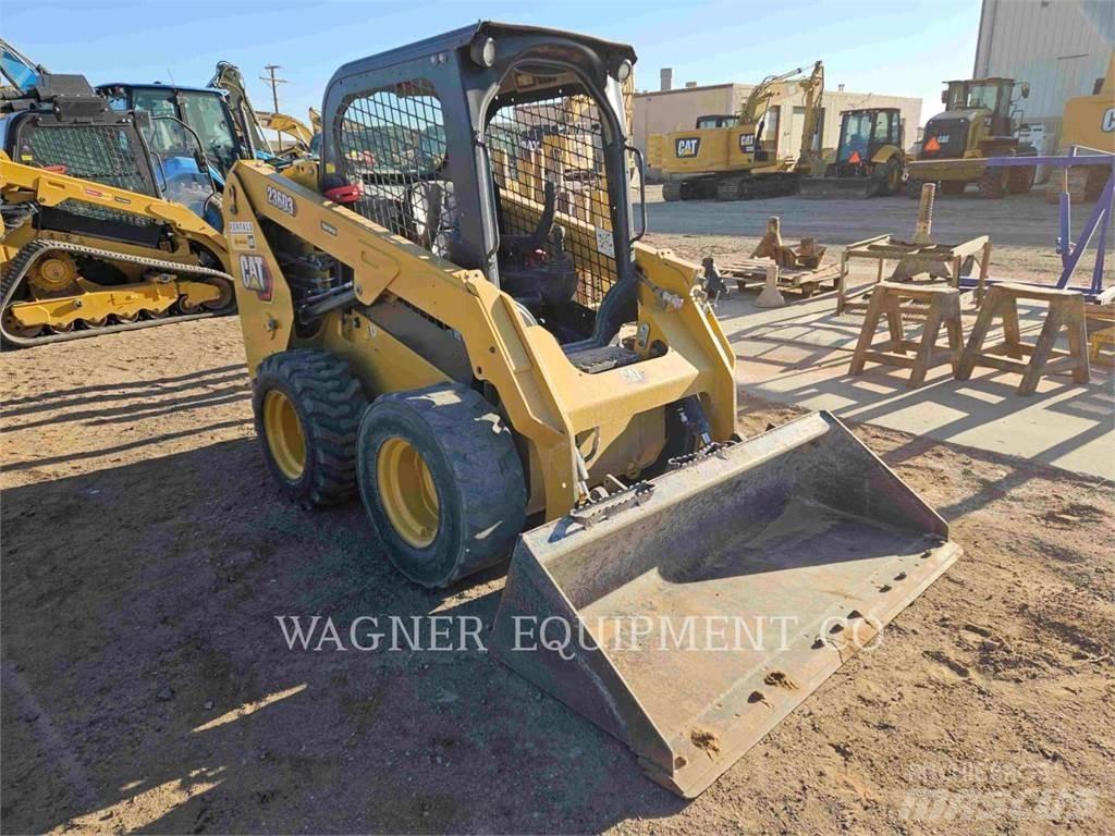 CAT 236D3 Schrankladers
