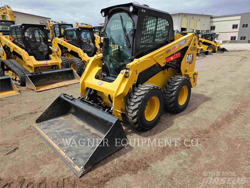 CAT 236D3 Schrankladers