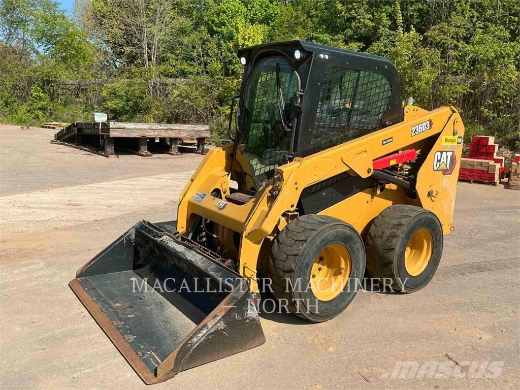 CAT 236D3 AQ Schrankladers
