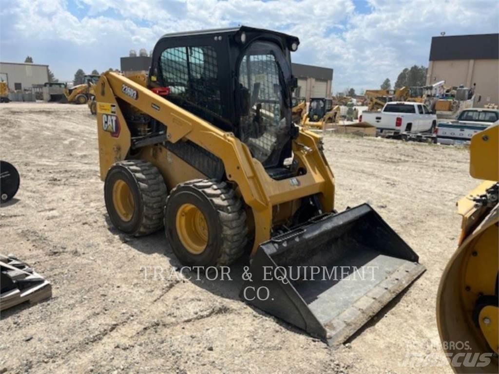CAT 236D3 H2CB Schrankladers