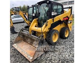 CAT 242D Schrankladers