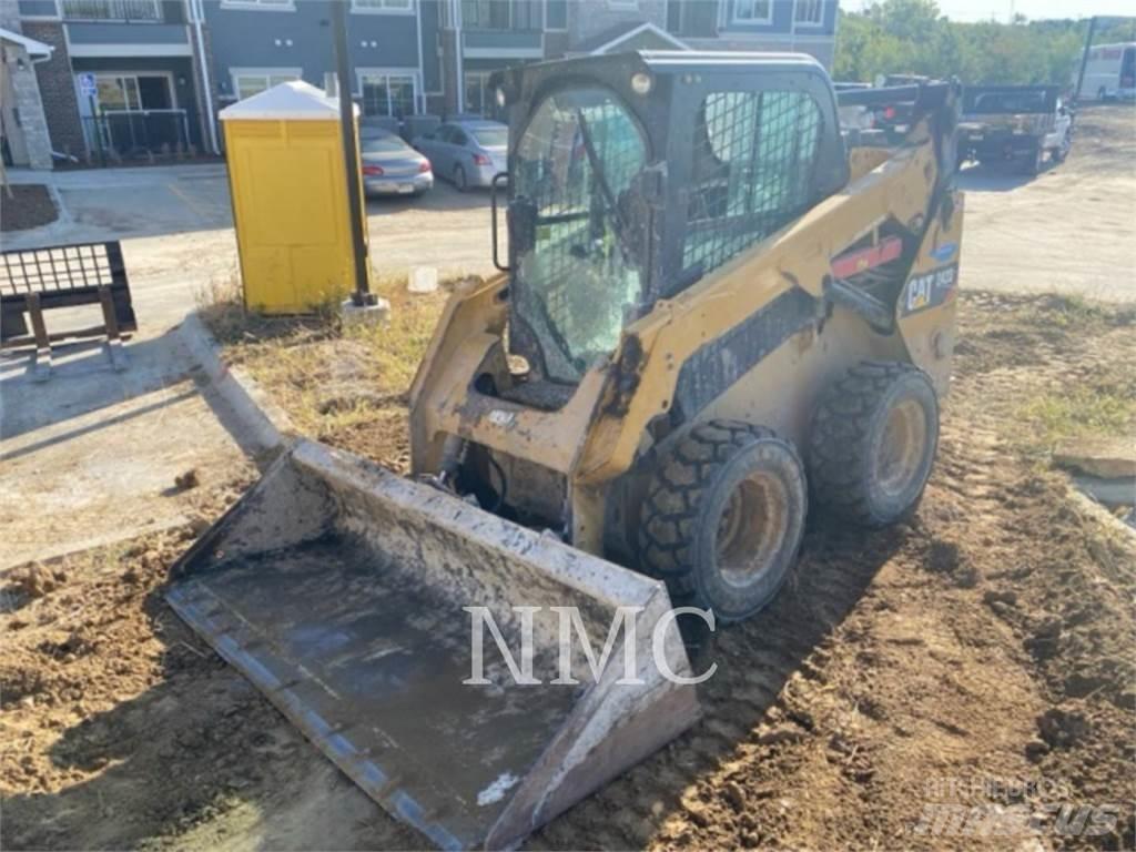 CAT 242D Schrankladers