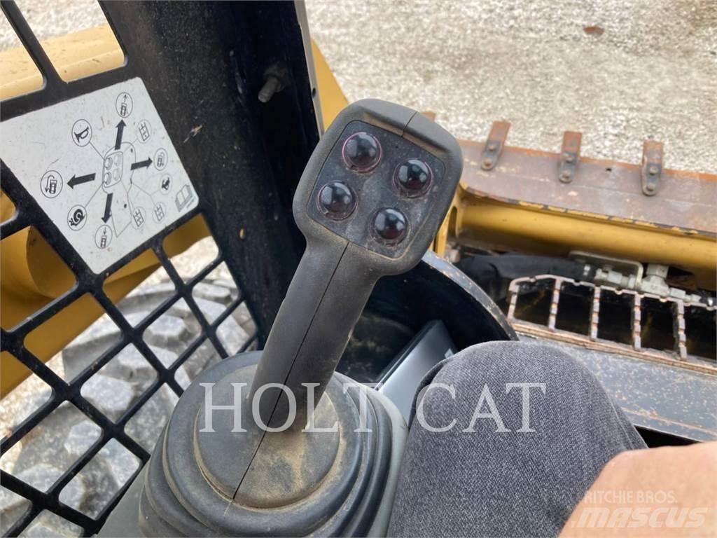 CAT 242D Schrankladers