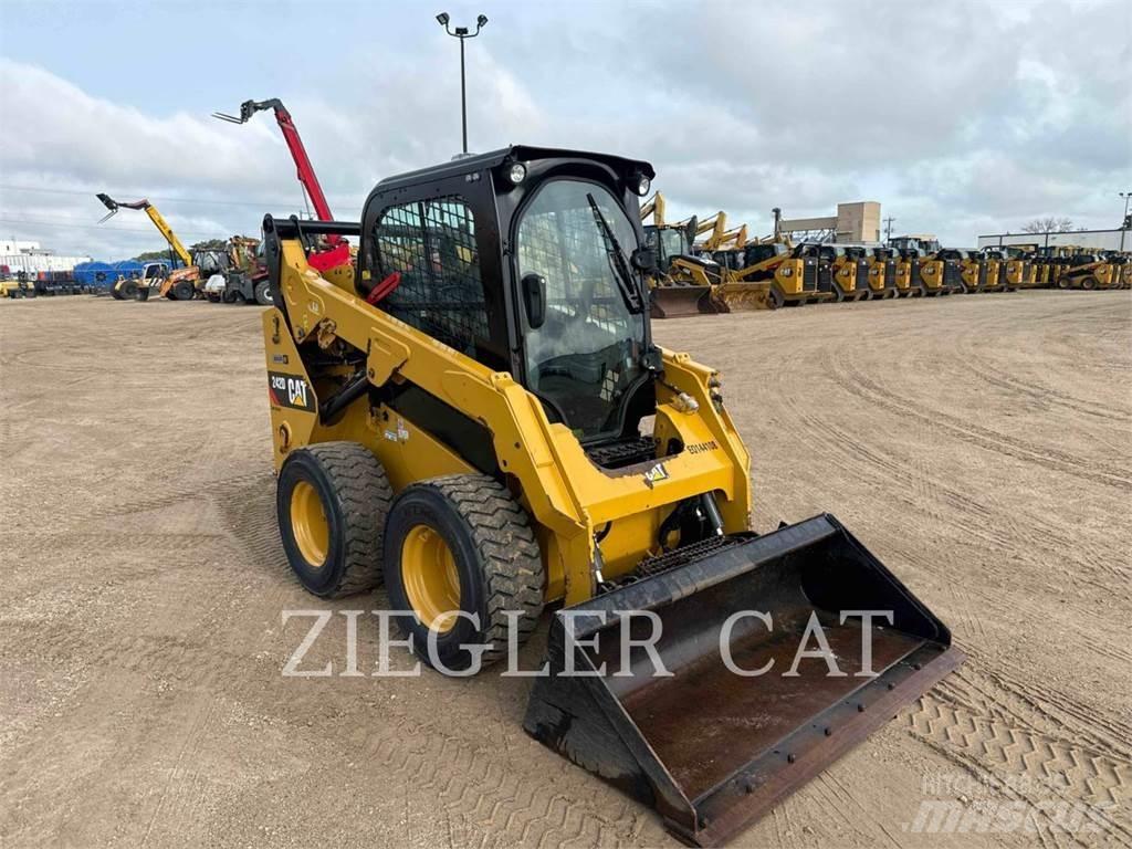 CAT 242D Schrankladers