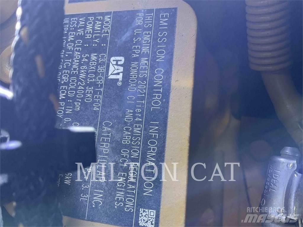 CAT 242D3 Schrankladers