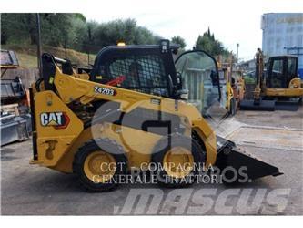 CAT 242D3 Schrankladers