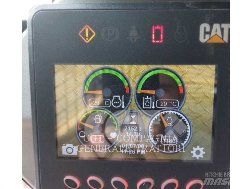 CAT 242D3 Schrankladers