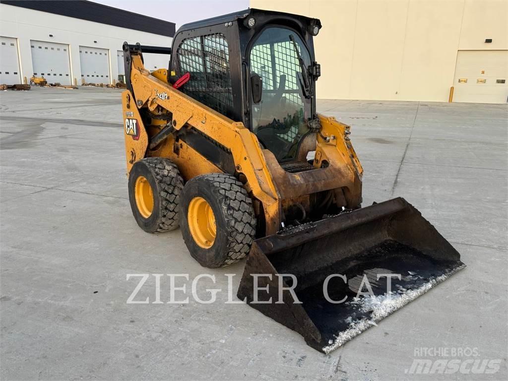 CAT 242D3 Schrankladers