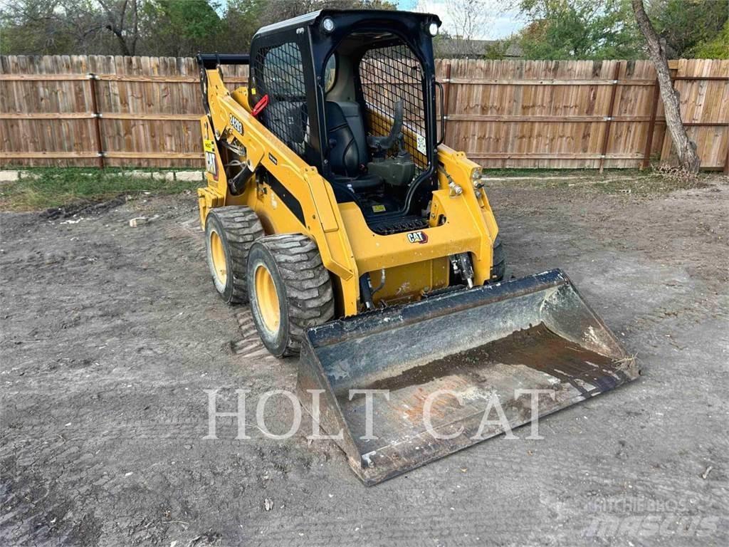 CAT 242D3 Schrankladers
