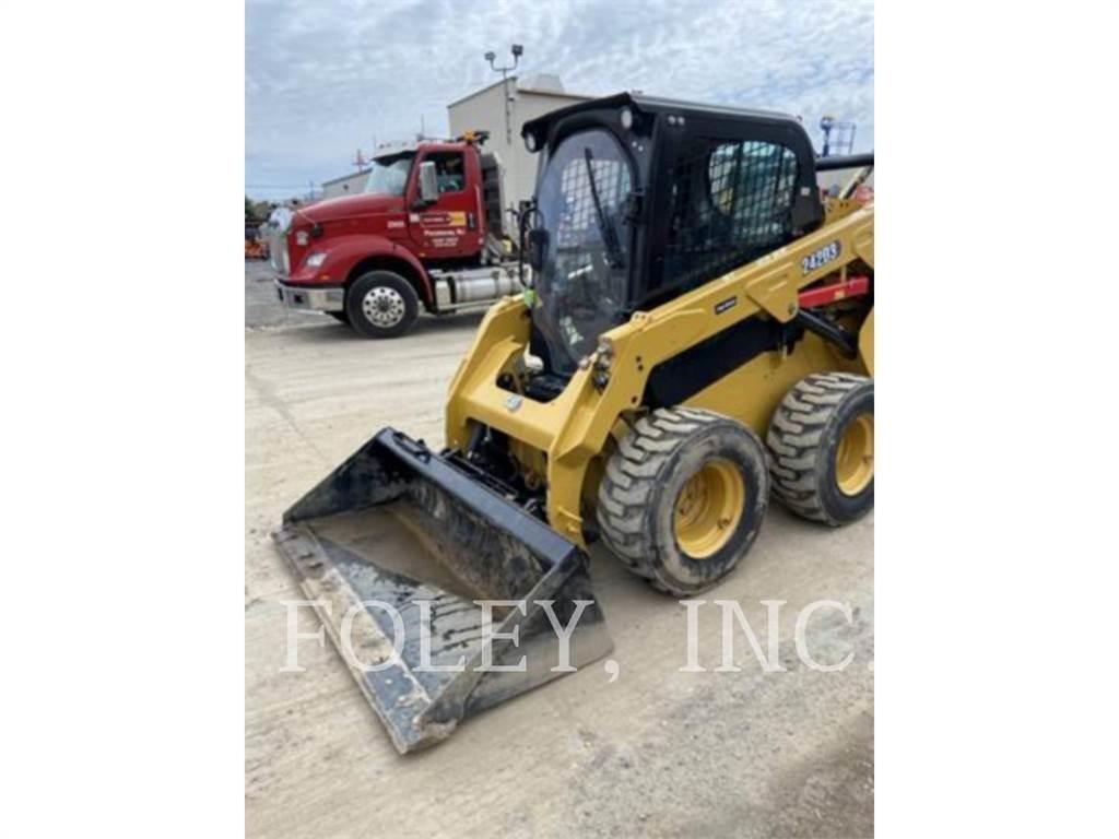 CAT 242D3 Schrankladers