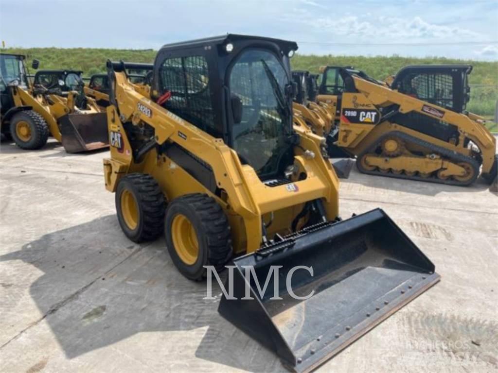 CAT 242D3 Schrankladers