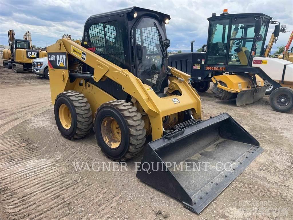 CAT 246D Schrankladers