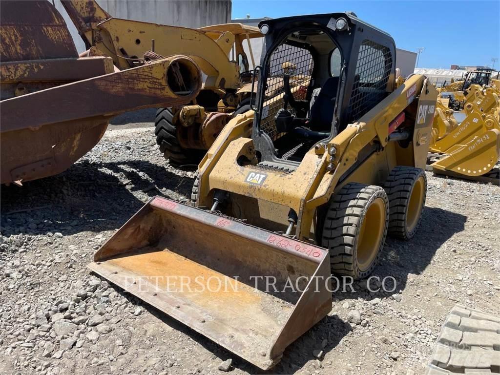 CAT 246D Schrankladers