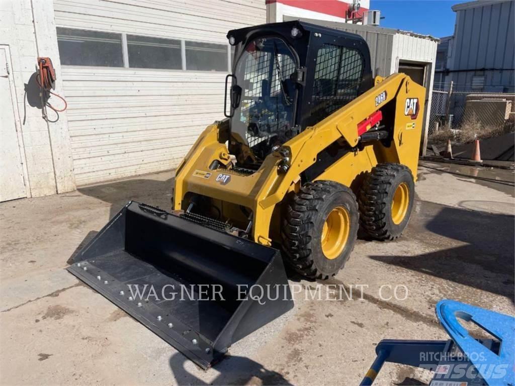 CAT 246D Schrankladers