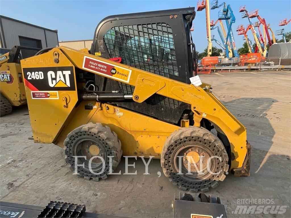 CAT 246D Schrankladers