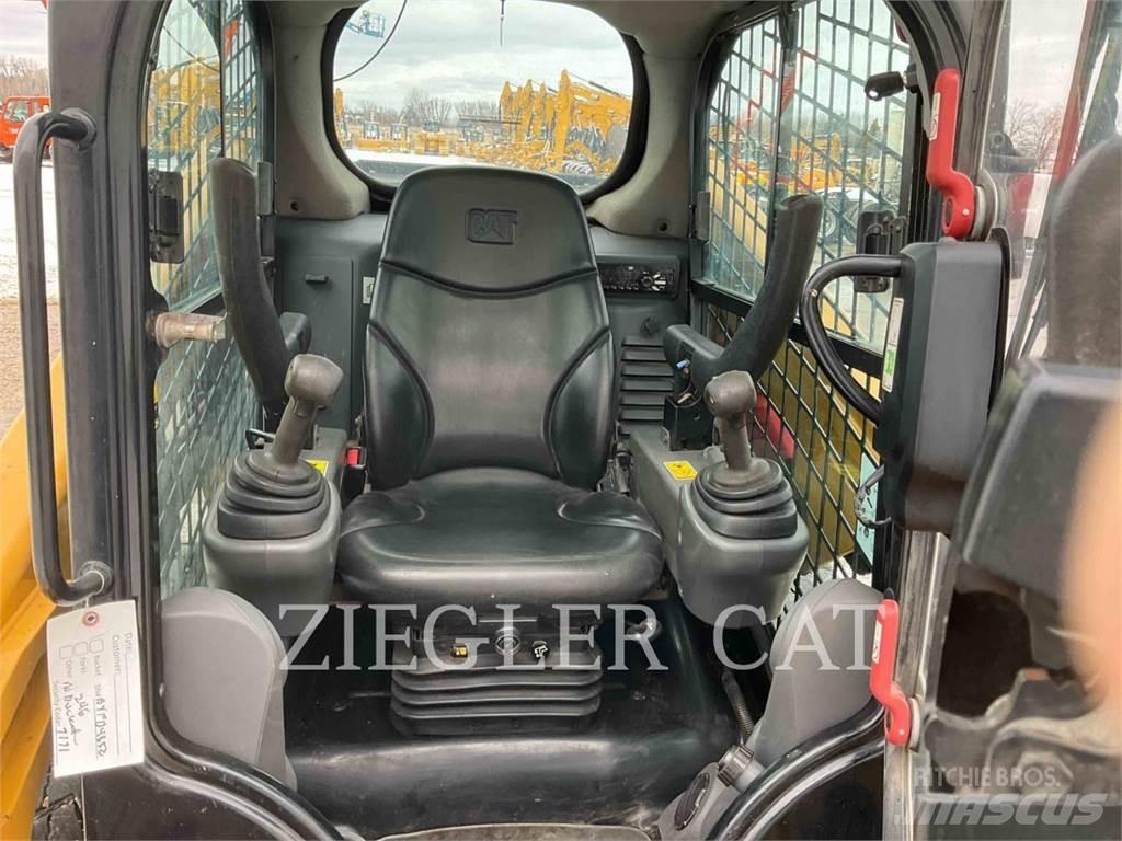 CAT 246D Schrankladers