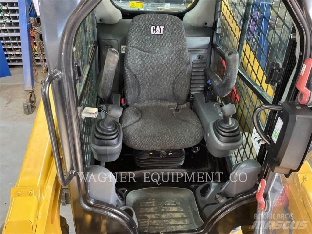 CAT 246D Schrankladers