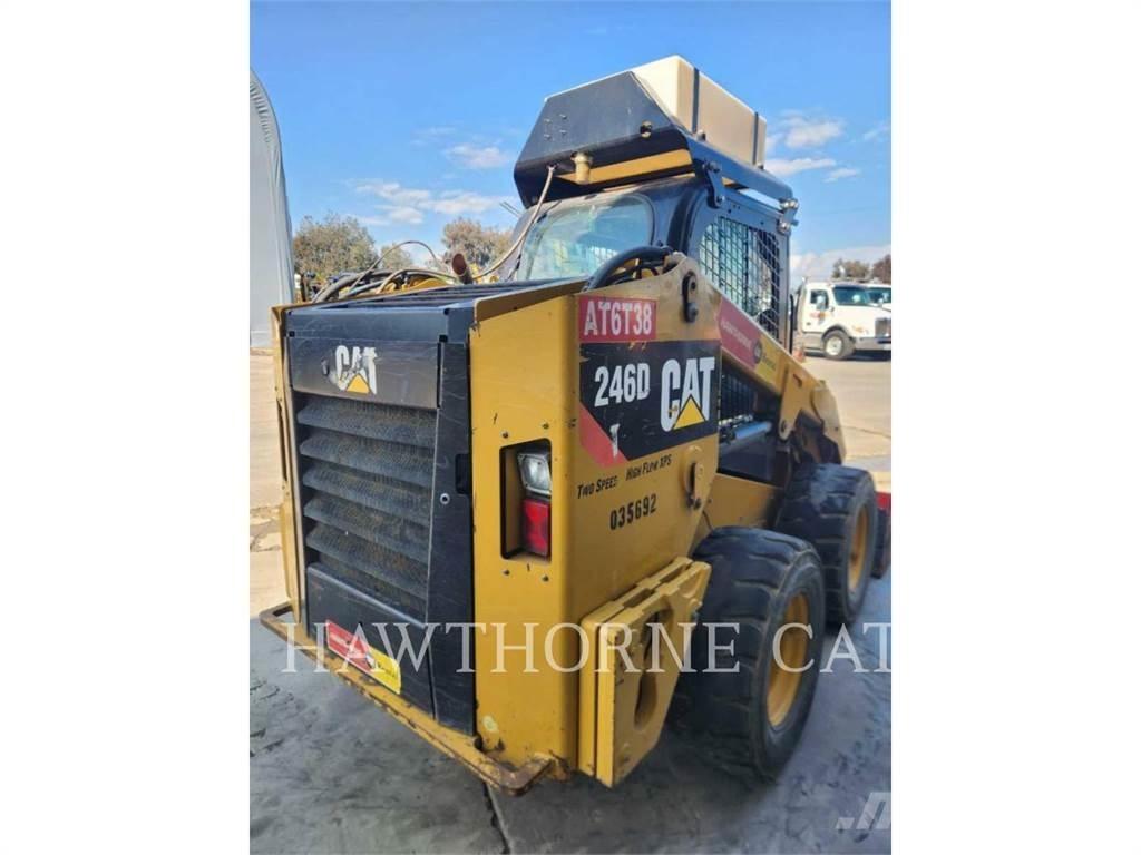 CAT 246D CBHF Schrankladers