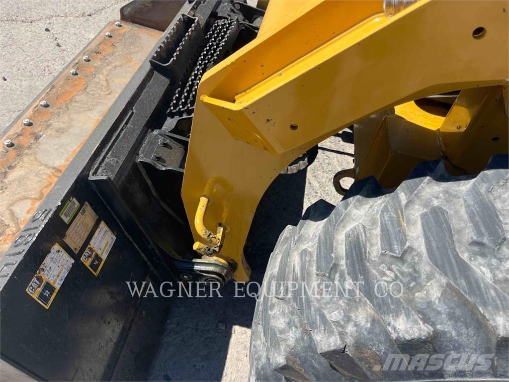 CAT 246D3 Schrankladers