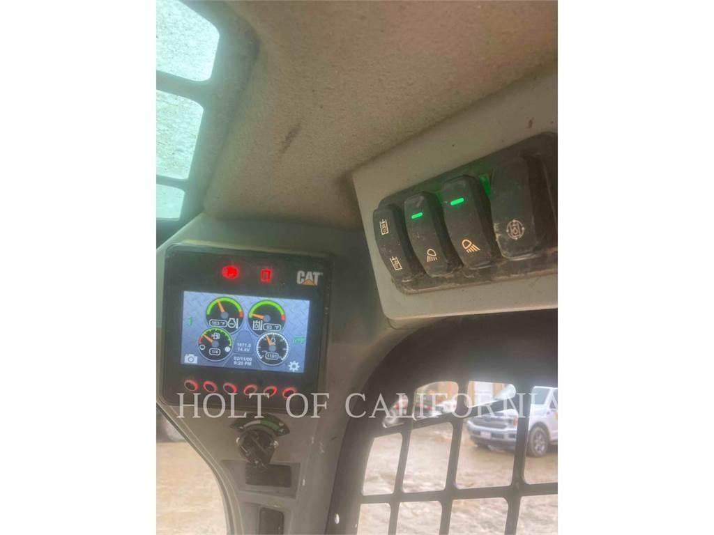 CAT 246D3 HF Schrankladers
