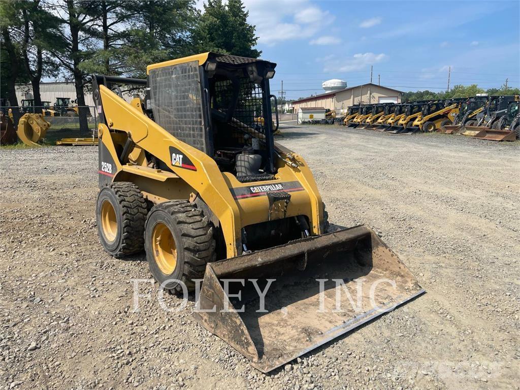 CAT 252B Schrankladers