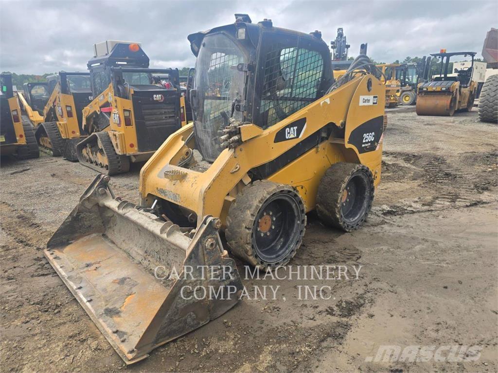 CAT 256 C Schrankladers