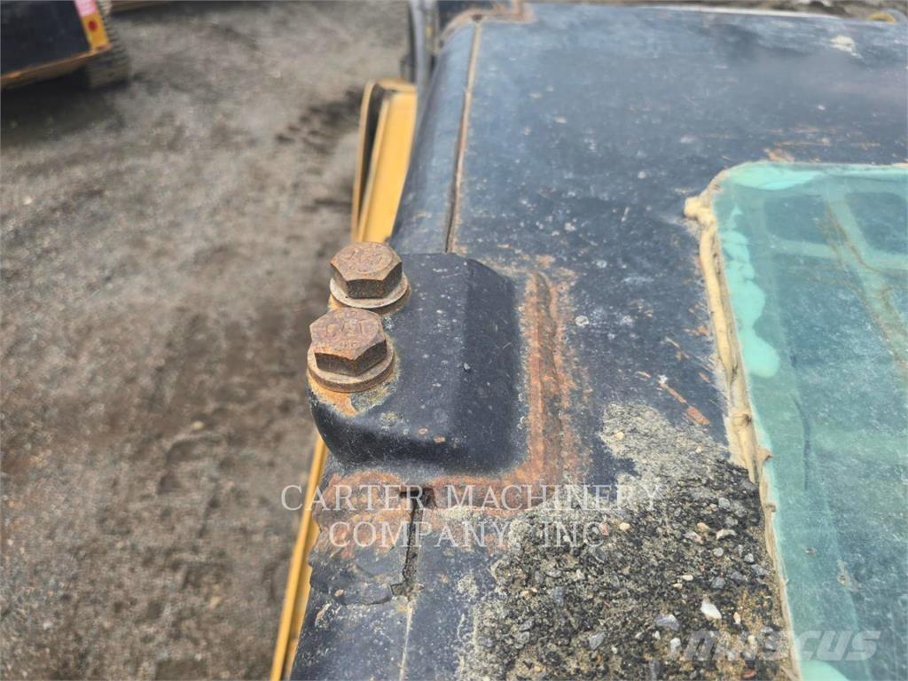 CAT 256 C Schrankladers