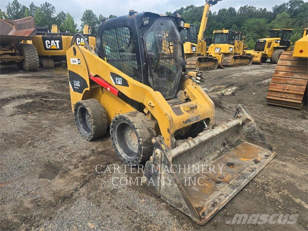 CAT 256 C Schrankladers