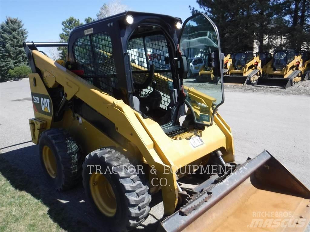 CAT 262D Schrankladers