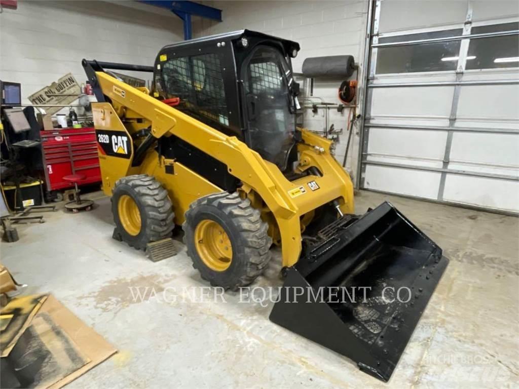 CAT 262D Schrankladers