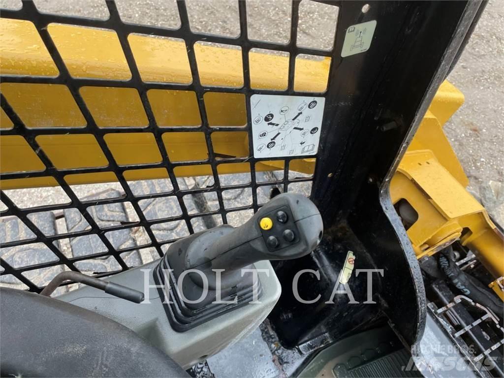 CAT 262D3 Schrankladers