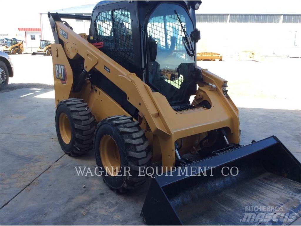 CAT 262D3 Schrankladers