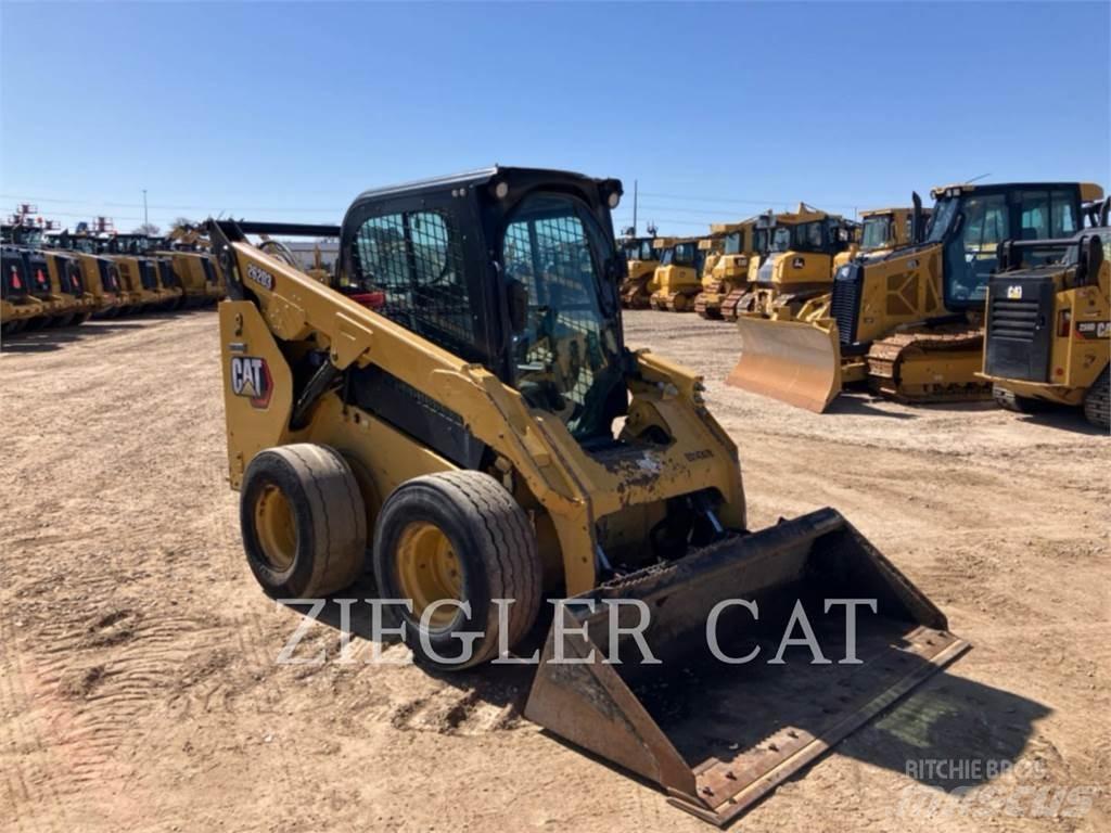 CAT 262D3 Schrankladers