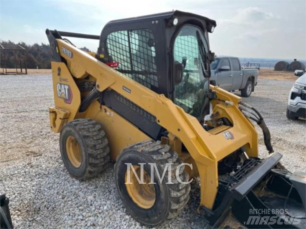 CAT 262D3 Schrankladers