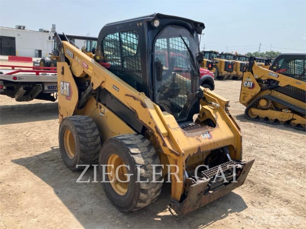 CAT 262D3 Schrankladers