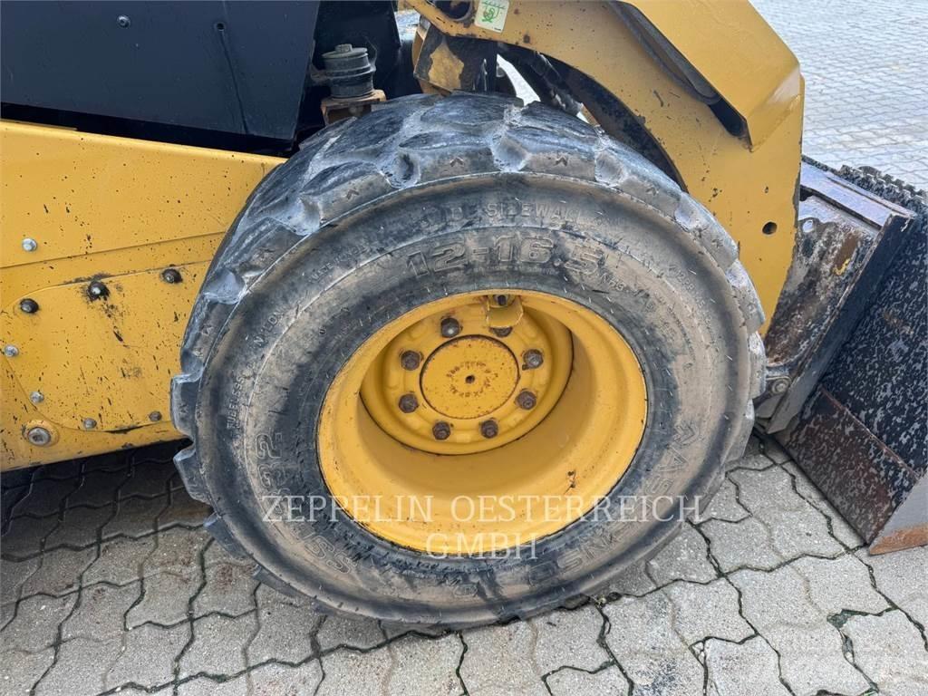 CAT 262D3 Schrankladers