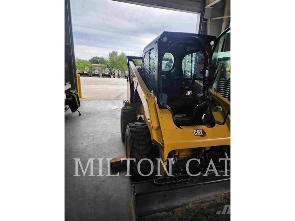 CAT 262D3 Schrankladers