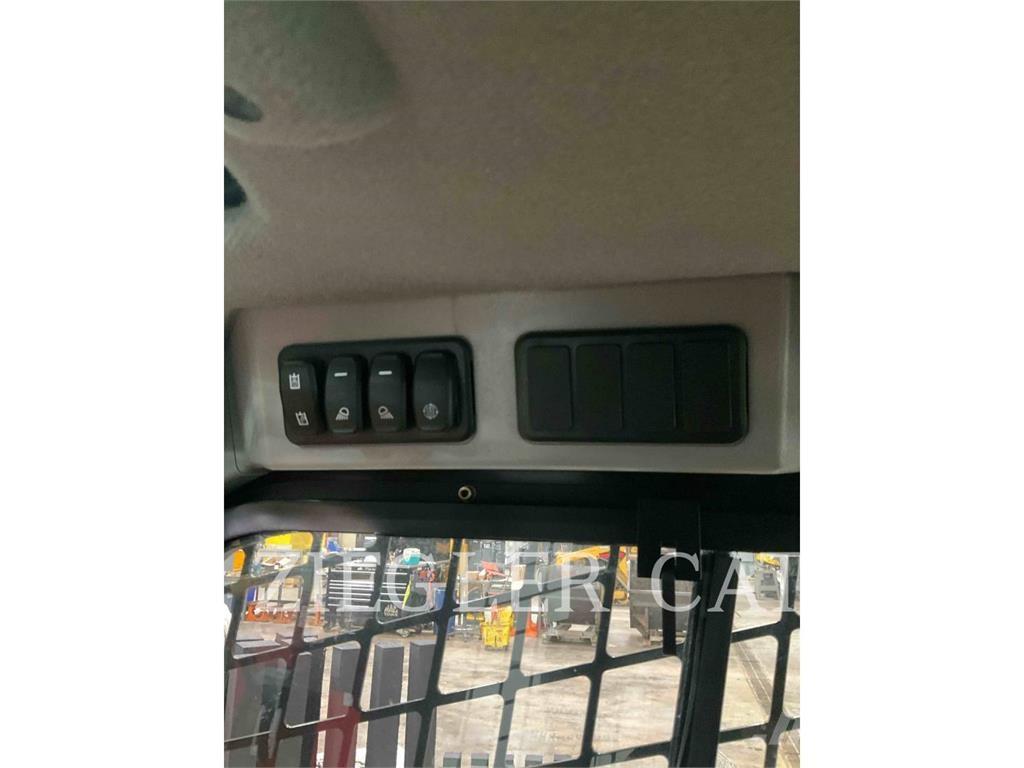 CAT 262D3 Schrankladers