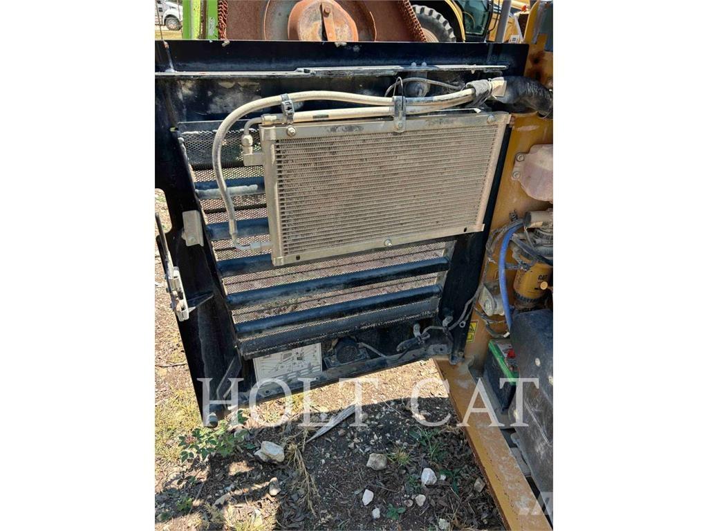 CAT 262D3 Schrankladers