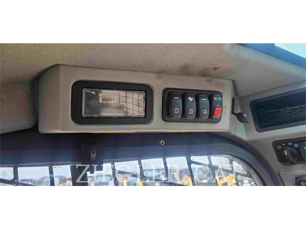 CAT 262D3 Schrankladers