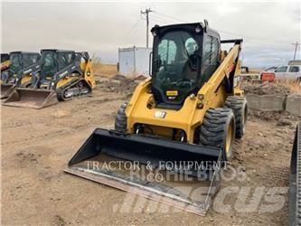 CAT 272D2 Schrankladers